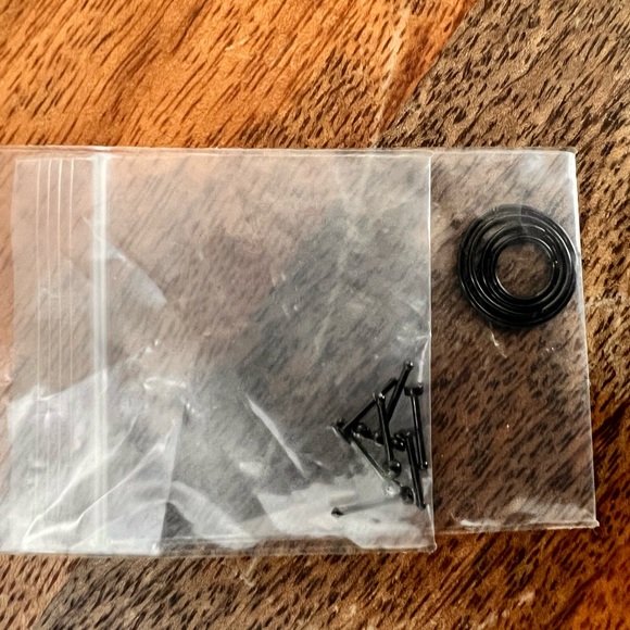 Nose bones 20g black, new. Black nose hoops included. - Picture 3 of 3